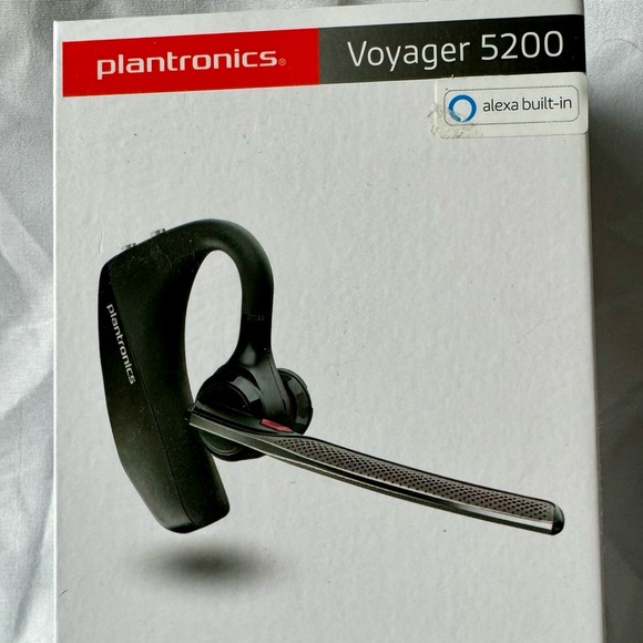 NWOT Plantronics Voyager 5200 Wireless Noise-Canceling Headset